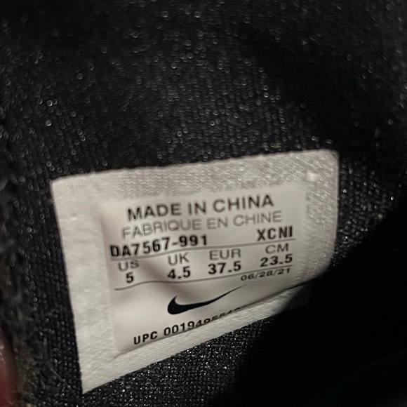 Kyrie 7 - Picture 2 of 7